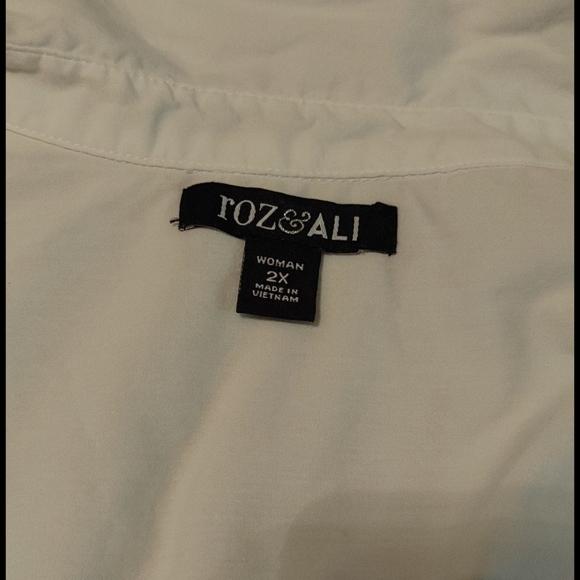 White Blouse - Picture 5 of 10